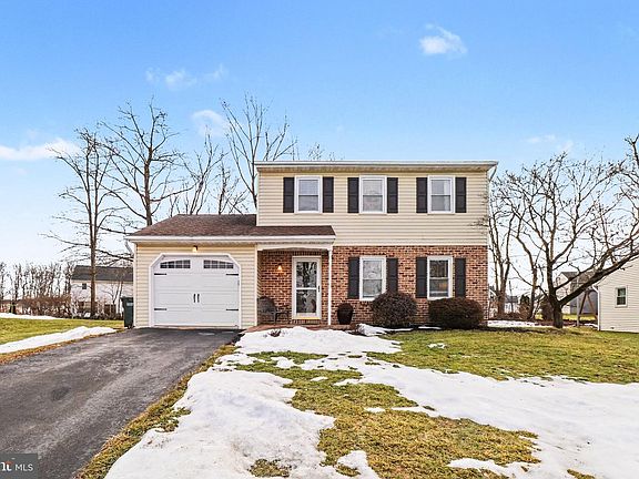 2nd image of 33 Ingham Dr