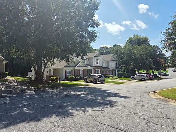 3rd image of 5982 Fox Ridge Ln