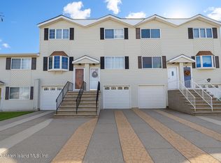 516 Medina St, Staten Island, NY 10306