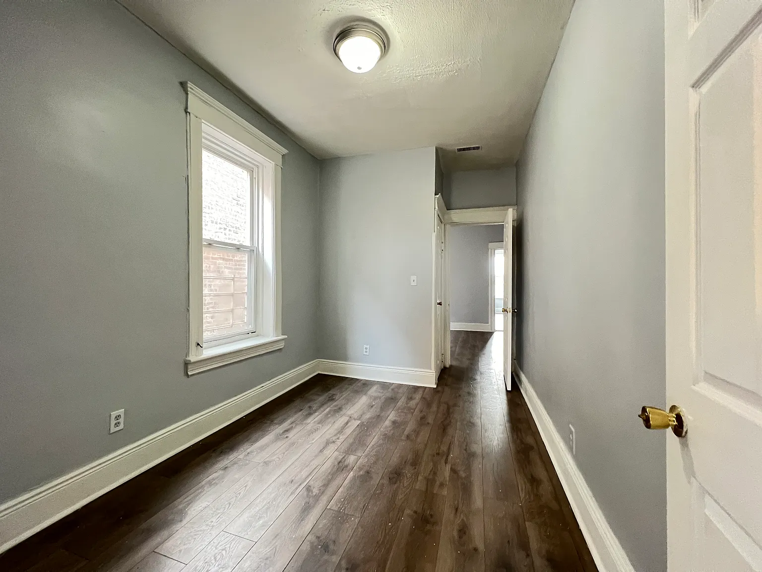 2 bed, 900 sqft, $2,100 — Photo 2