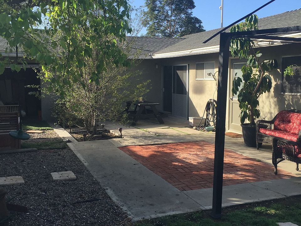 2nd image of 8191 Mary Cir
