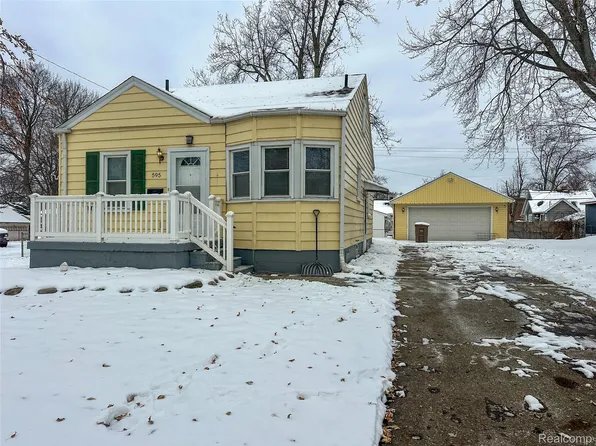 595 E Tennyson Ave, Pontiac, MI 48340
