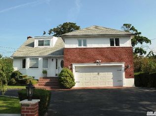 1818 Rutgers Pl, Merrick, NY 11566