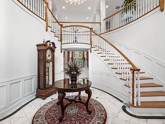 4th image of 8 Stratford Way
