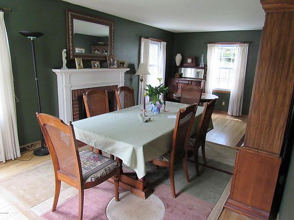 4th image of 1417 Walwood Ter NE