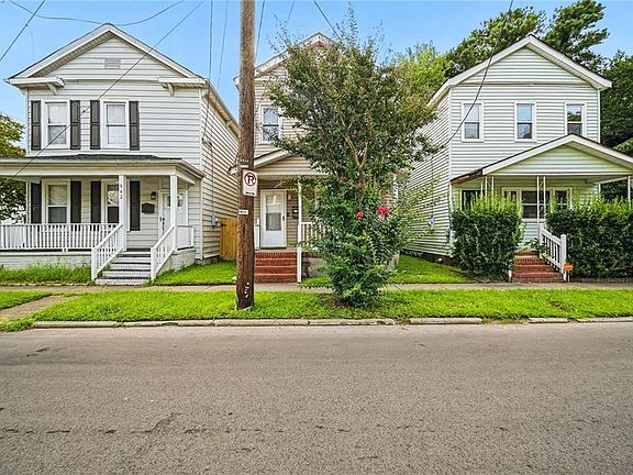 3rd image of 940 Reservoir Ave