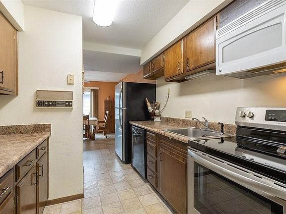 4th image of 1222 Truman Pl