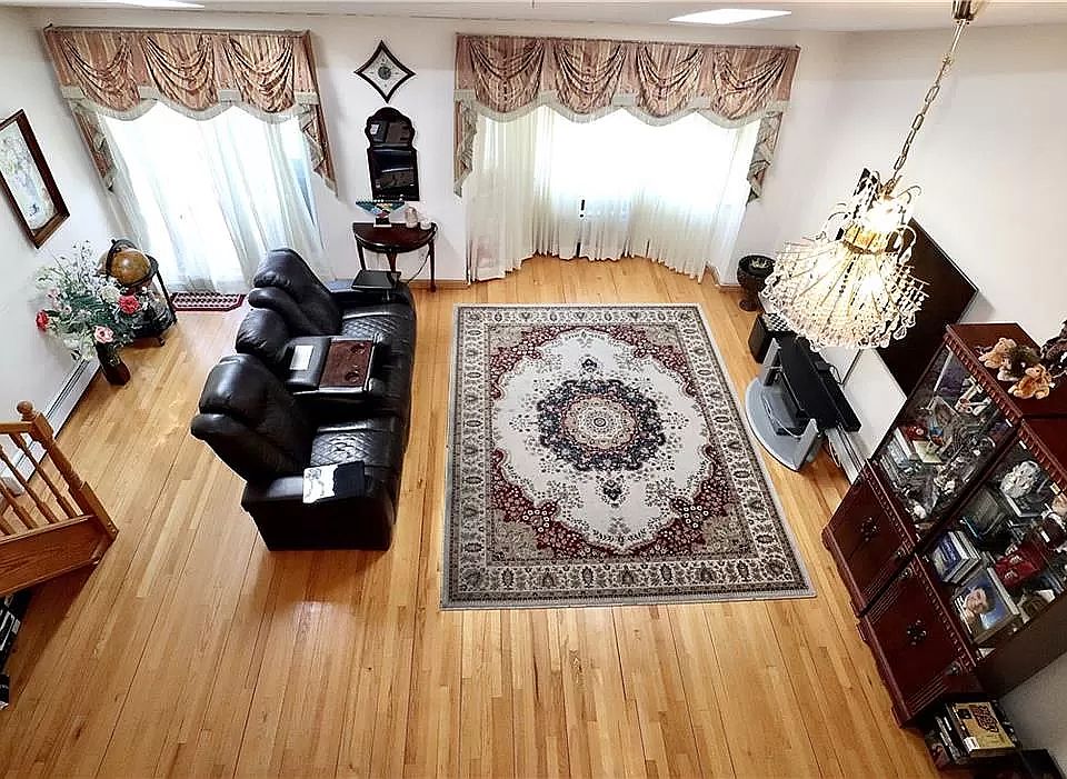 1st image of 5 Cove Ln #3