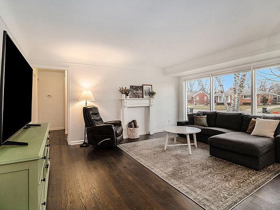 5th image of 35185 Orangelawn St