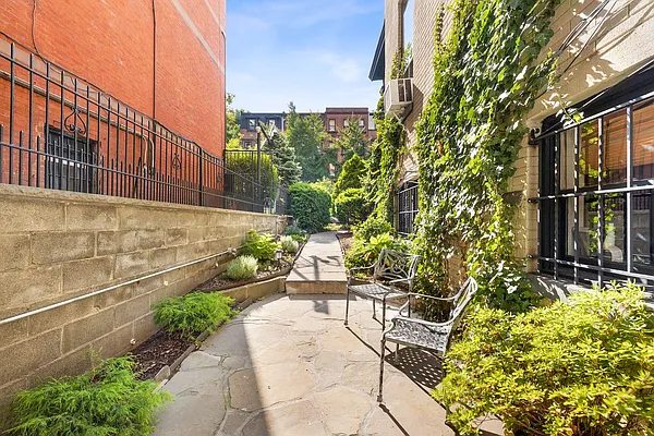 Sold by Compass | media 28