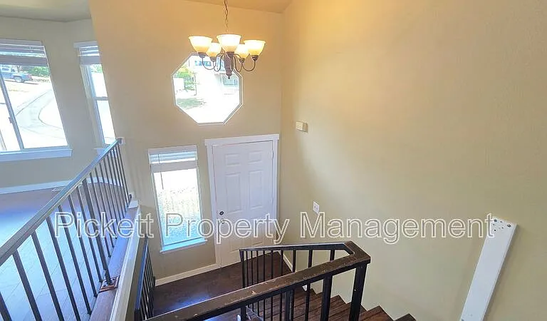 1367 NW Rockford Cir — Photo 4