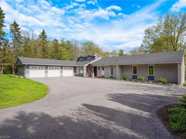 1279 Maple Manor Rd, North Dumfries, ON N1R 5S6