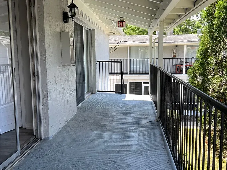 The Carl — Photo 39