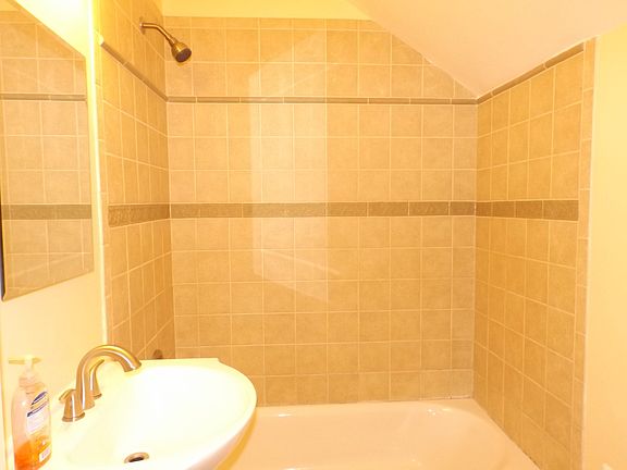 5th image of 24 Beechwood Ave