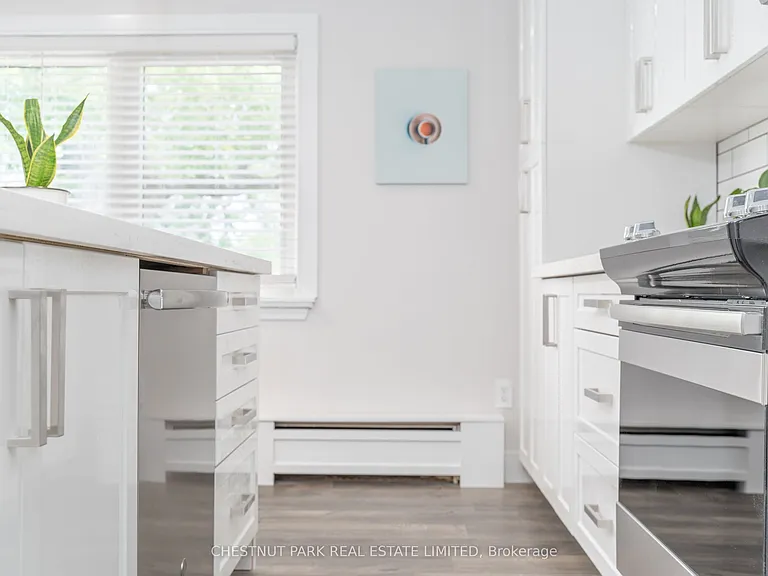 42 Cavell Ave — Photo 8