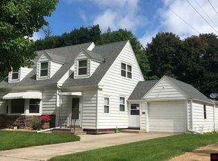 103 7th St SE, Wells, MN 56097