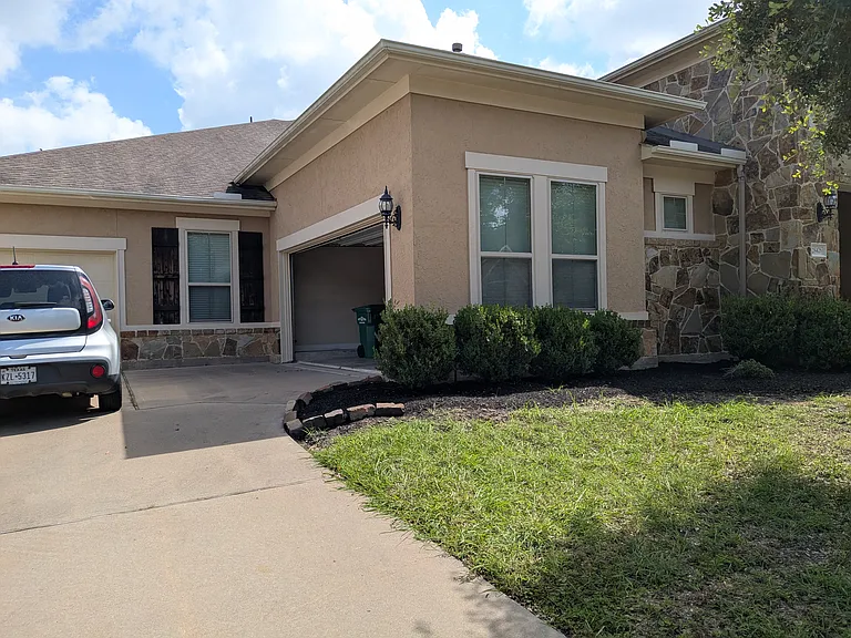 28426 Tanner Crossing Ln — Photo 3