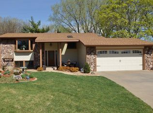 1166 Rockstone Ct, New Brighton, MN 55112