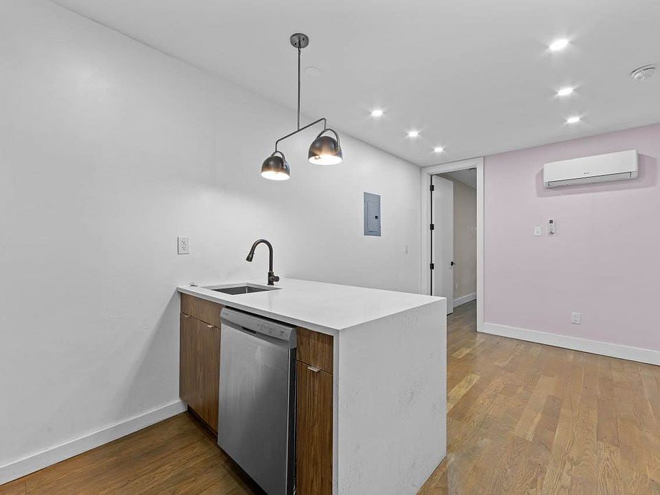 1st image of 119 Boerum St #2F