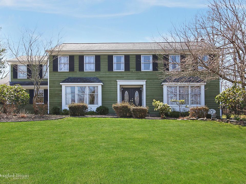 1st image of 19 Ledgewood Cir