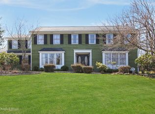 19 Ledgewood Cir, East Setauket, NY 11733