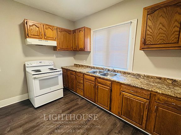 4th image of 3809 Ivy Ave