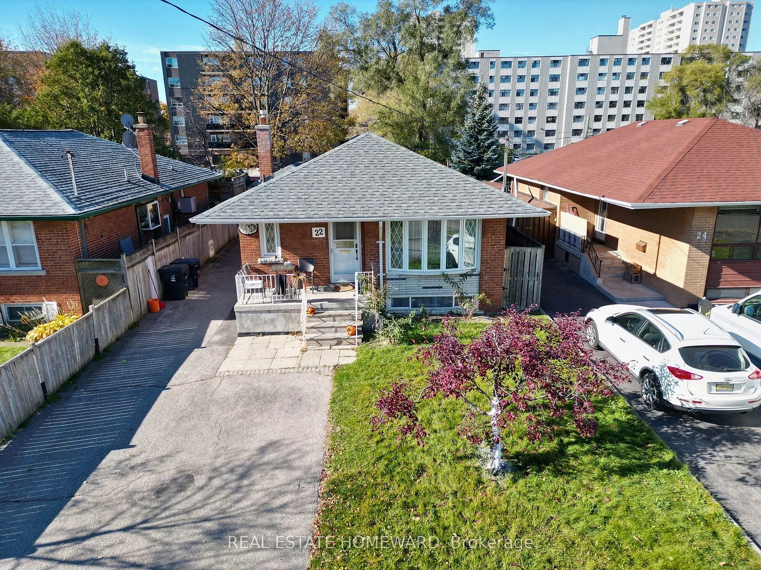 22 Amberley Dr — Photo 2