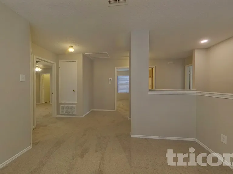 4865 Waterford Dr — Photo 18