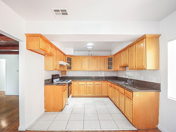 3rd image of 5117 Bartlett Ave