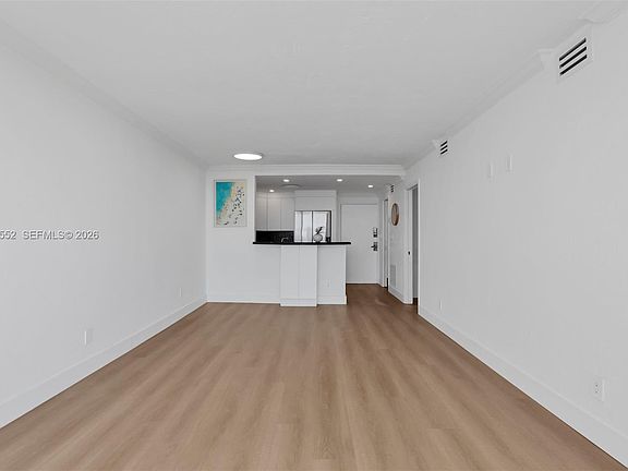 4th image of 2020 NE 135th St APT 607