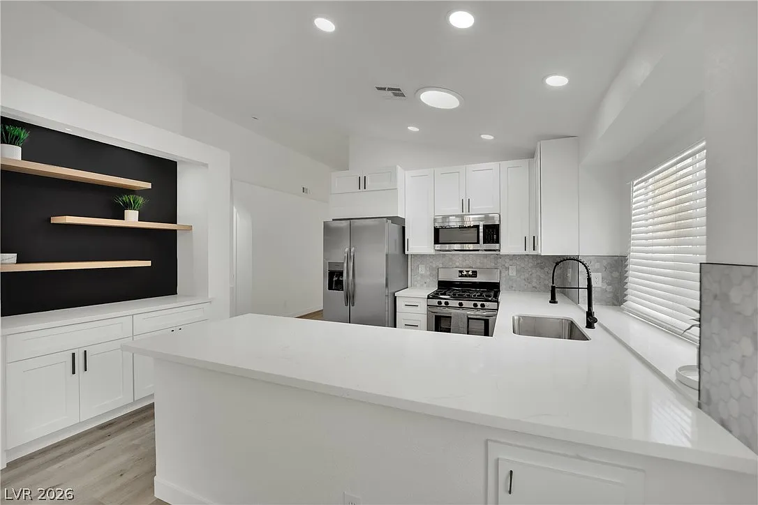3 bed, 2.0 bath, 1539 sqft, $2,495 — Photo 1