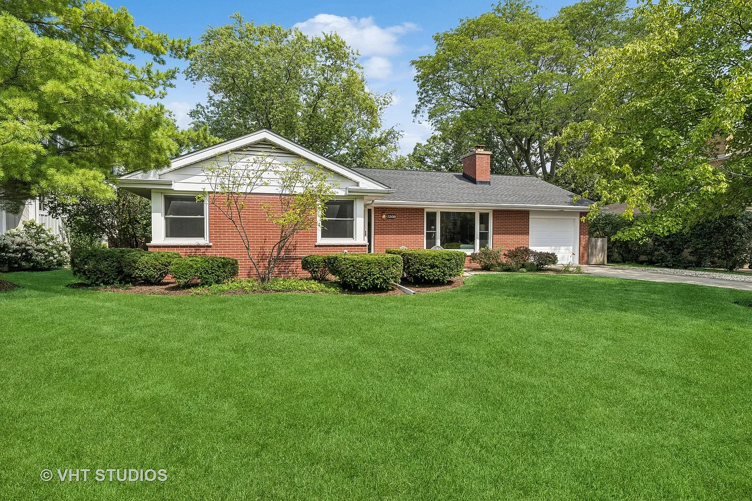 1209 Warrington Rd photo 1