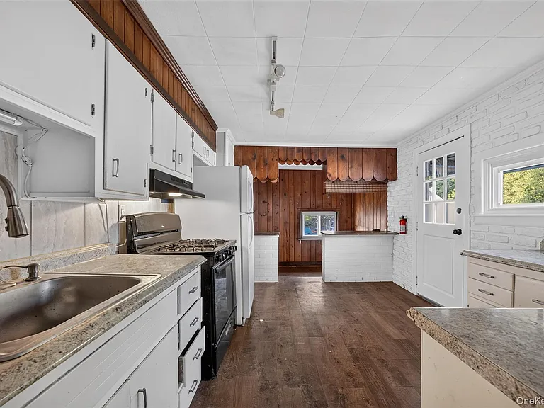 10 Washington Ave #3 — Photo 14