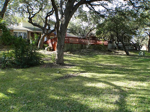 HUGE BACKYARD