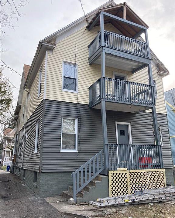 2nd image of 133 Oakland Ter