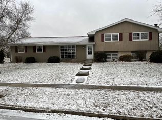 2909 Pheasant Run, Bloomington, IL 61704