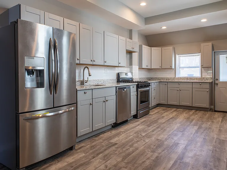 1430 N Broadway #1430 — Photo 8