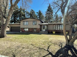 308 14th Ave SE, Devils Lake, ND 58301