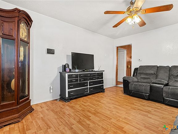 5th image of 1302 Bonner Dr