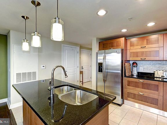 5th image of 2451 Midtown Ave APT 914