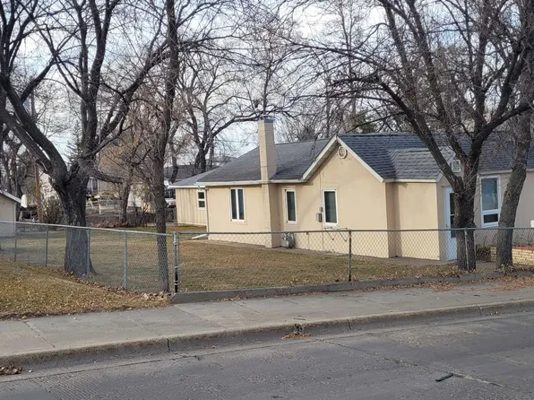 510 6th St SW, Minot, ND 58701