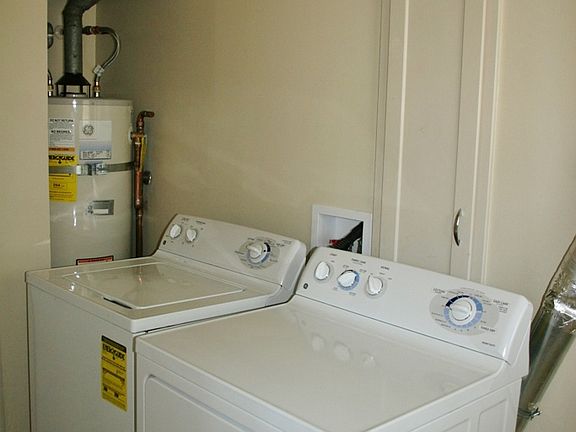 laundry room (in unit)