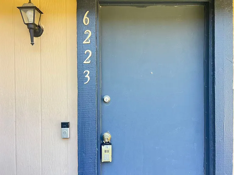 6223 Meadow View Ln — Photo 2