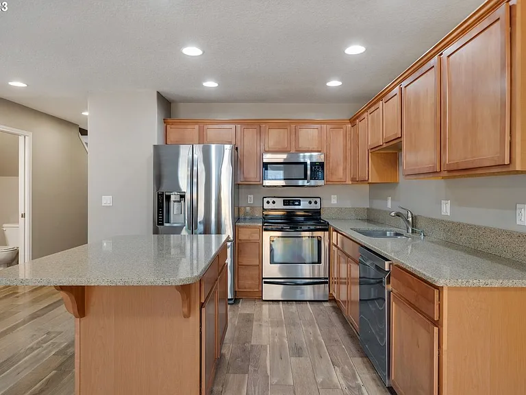 773 N Pine St — Photo 11