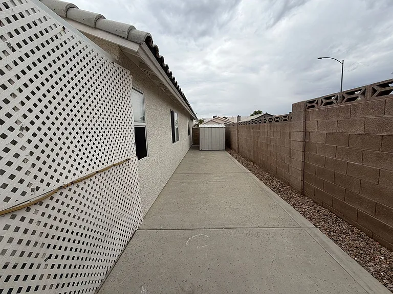 7032 Golden Desert Ave — Photo 18