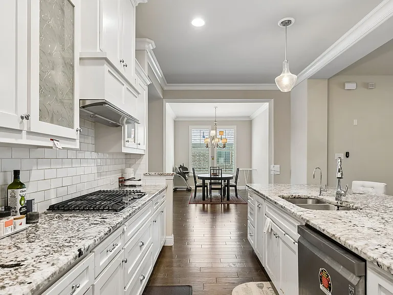 3028 Dustywood Dr — Photo 8
