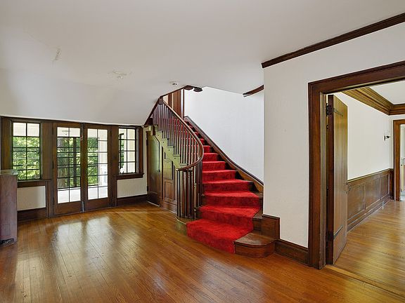 5th image of 172 Forest Way