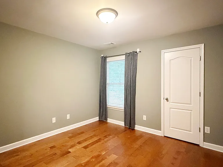 1651 Oakbrook Lake Dr — Photo 15