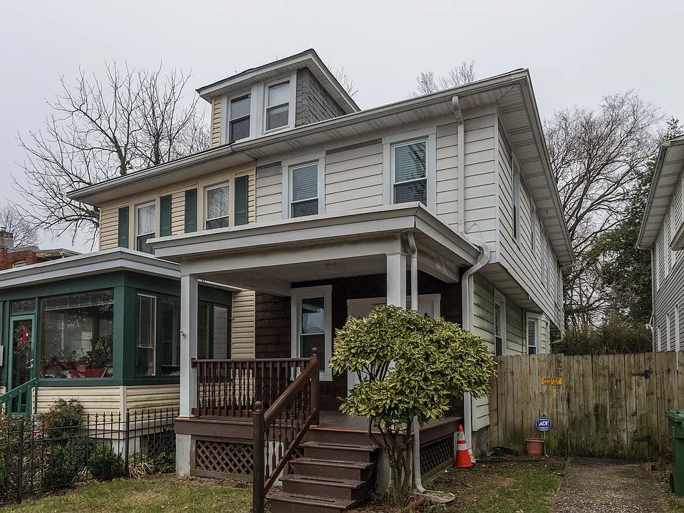 421 Charter Oak Ave