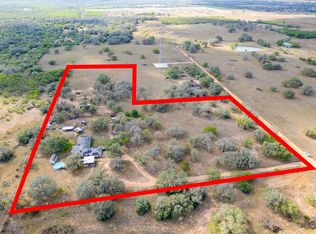 389 Hausmann Rd, Cuero, TX 77954